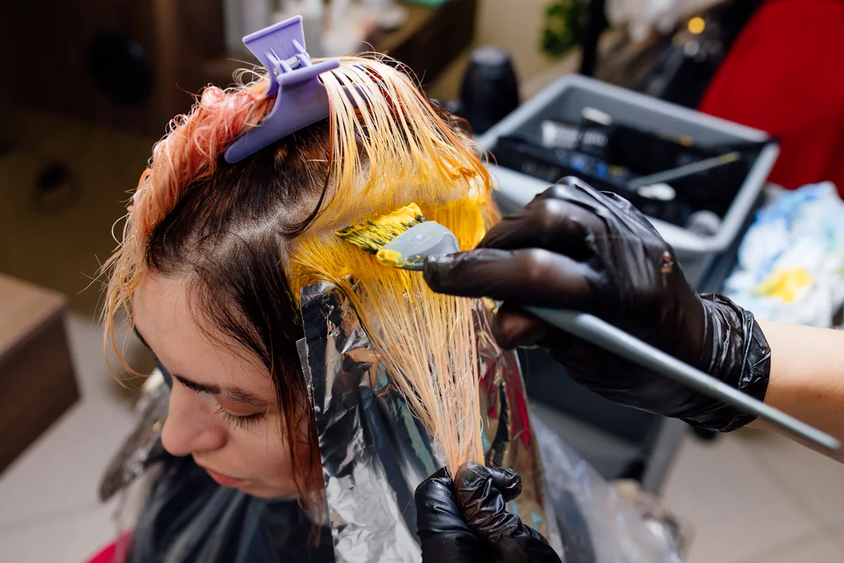 Voici combien de temps tient votre couleur de coiffeur