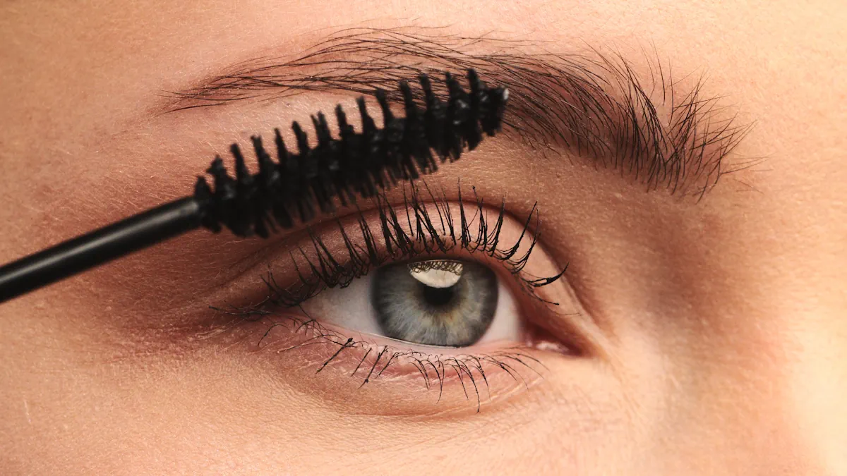 Voici si on peut mettre du mascara après un réhaussement de cils