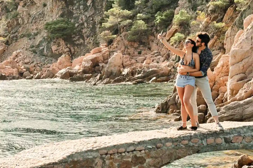 Un couple qui visite La Corse