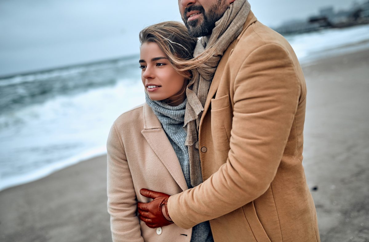 Faut-il découdre les poches d'un manteau neuf ?