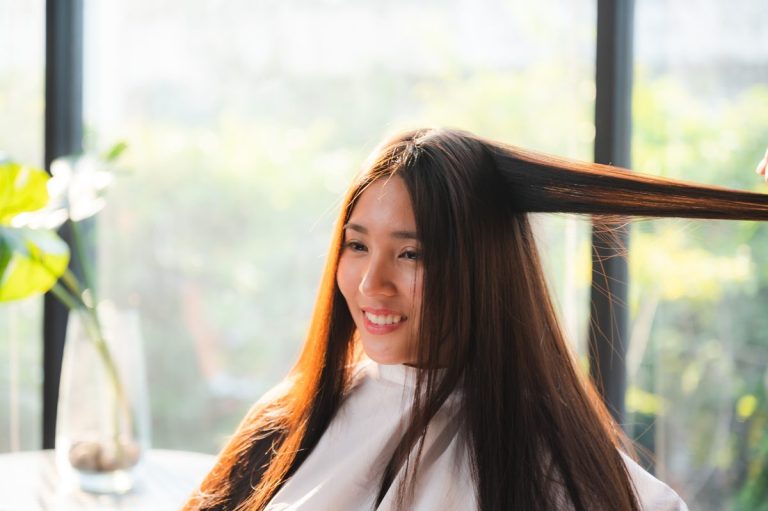 Comment faire durer son gloss cheveux plus longtemps ?