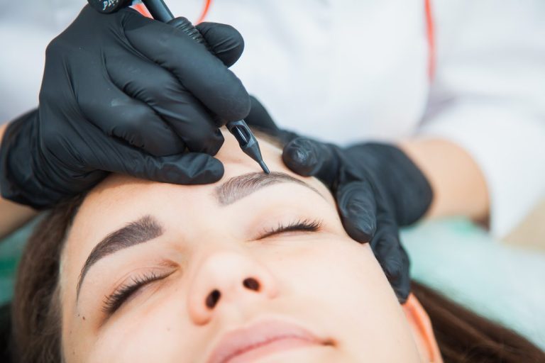 Teinture de sourcils : comment choisir la bonne teinte ?