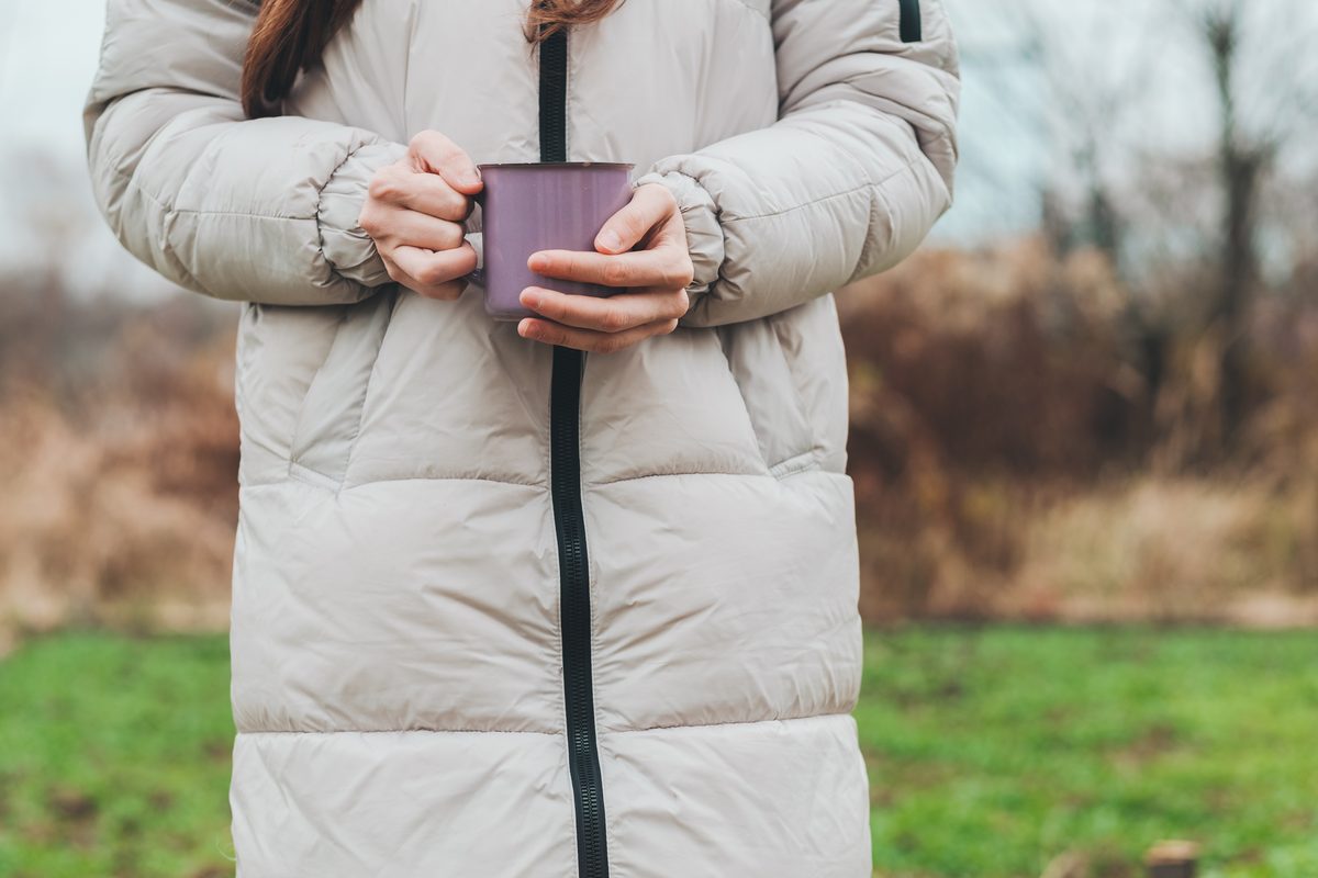 Faut-il découdre les poches d'un manteau neuf ?